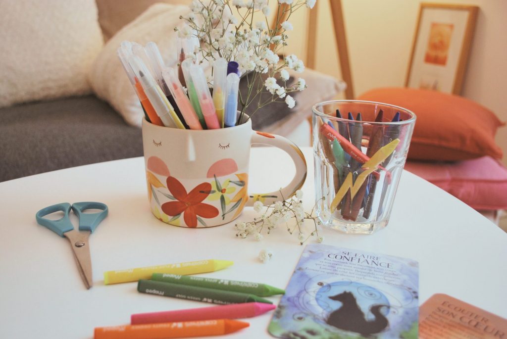 Pot à crayons dans un cabinet de thérapie à Colmar